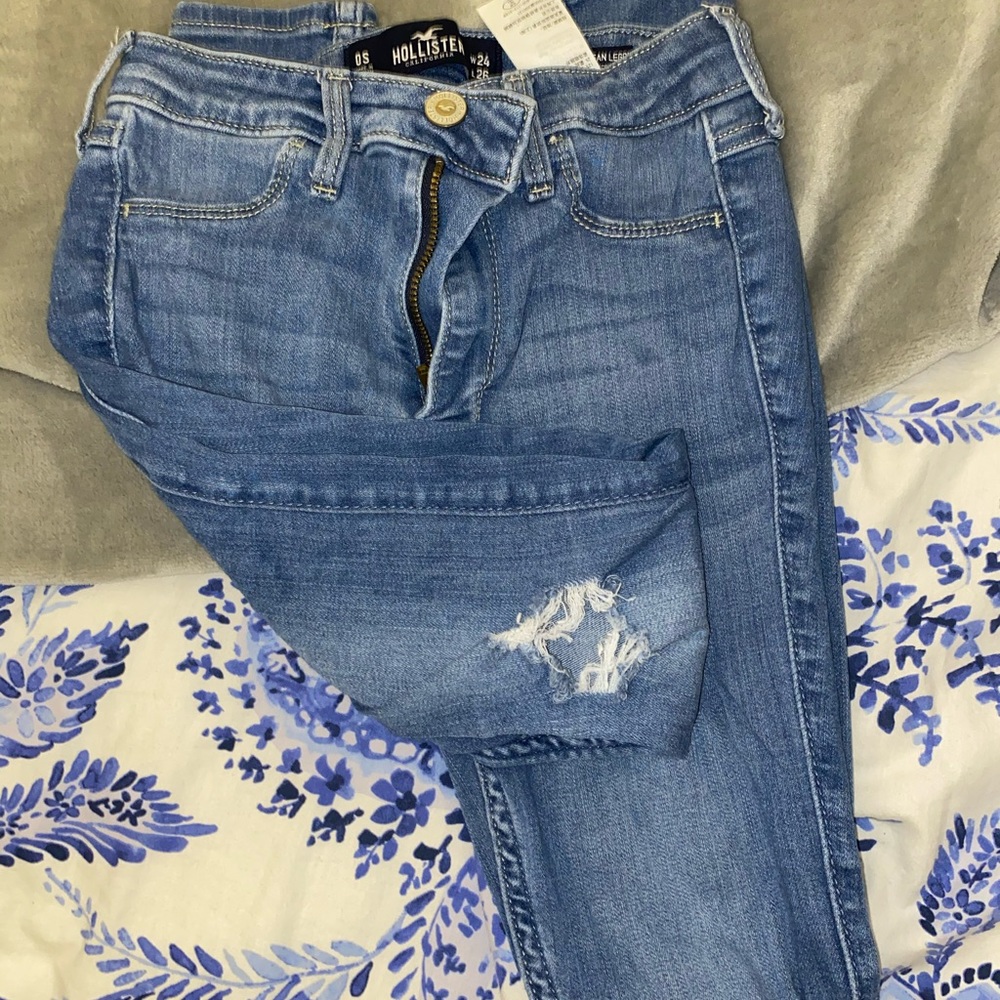 Hollister Ripped Skinny jeans